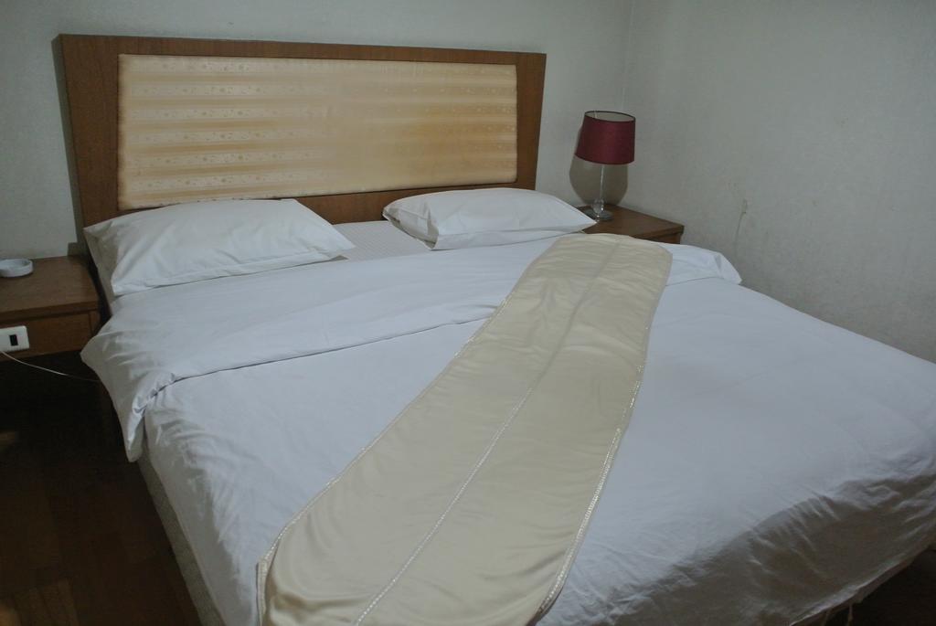 Sun City Hotel Bangkok Rum bild