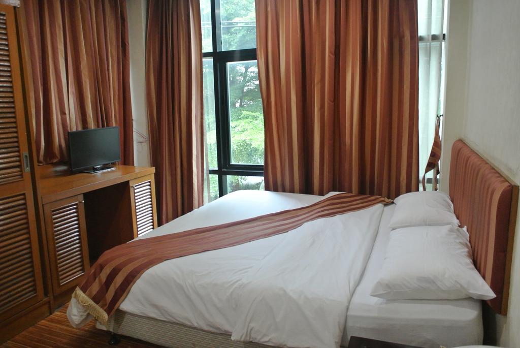 Sun City Hotel Bangkok Exteriör bild