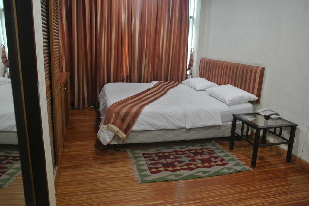 Sun City Hotel Bangkok Rum bild