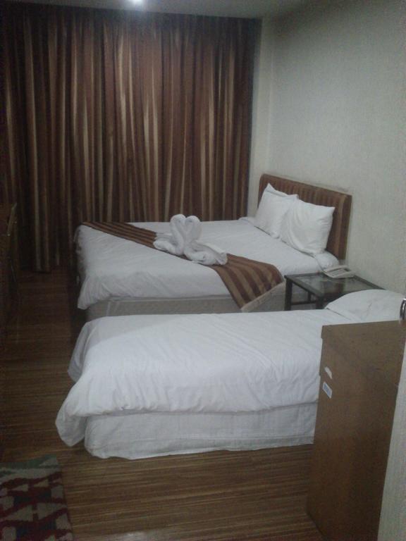 Sun City Hotel Bangkok Exteriör bild
